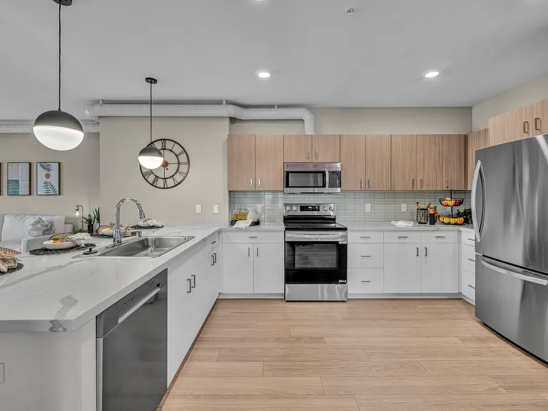 2-Bed 2-Bath - Kitchen