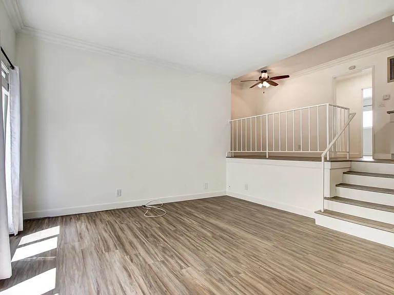 1022 Euclid — Photo 12