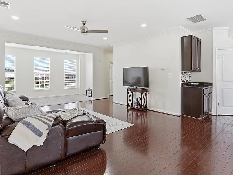 7931 Crescent Park Dr — Photo 11