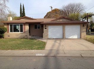 1701 Debonaire Dr, Modesto, CA 95350