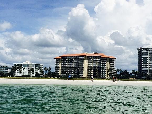 1st image of 180 Seaview Ct APT 512