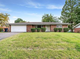 122 High Forest Dr, Belleville, IL