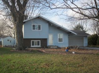 521 N 9th St, Sheldon, IL 60966