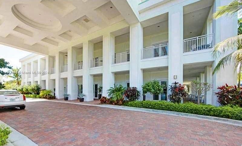 5300 NW 87th Ave #816