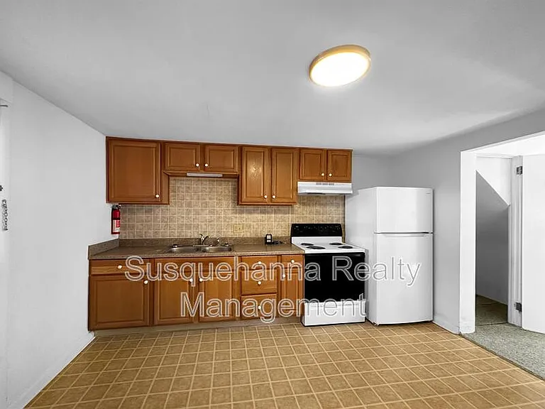 2 Arwin Dr #1 — Photo 3
