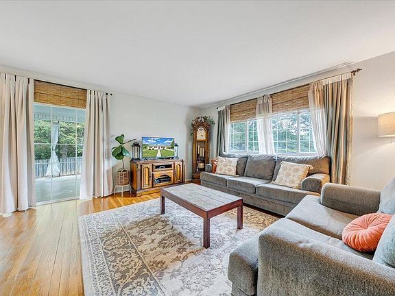 5th image of 124 Dawnridge Ln