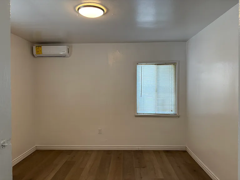 3946 Delta Ave — Photo 11