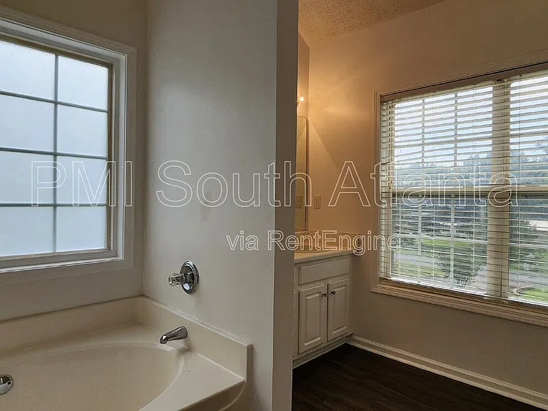 588 Hunnicutt Rd SE — Photo 34