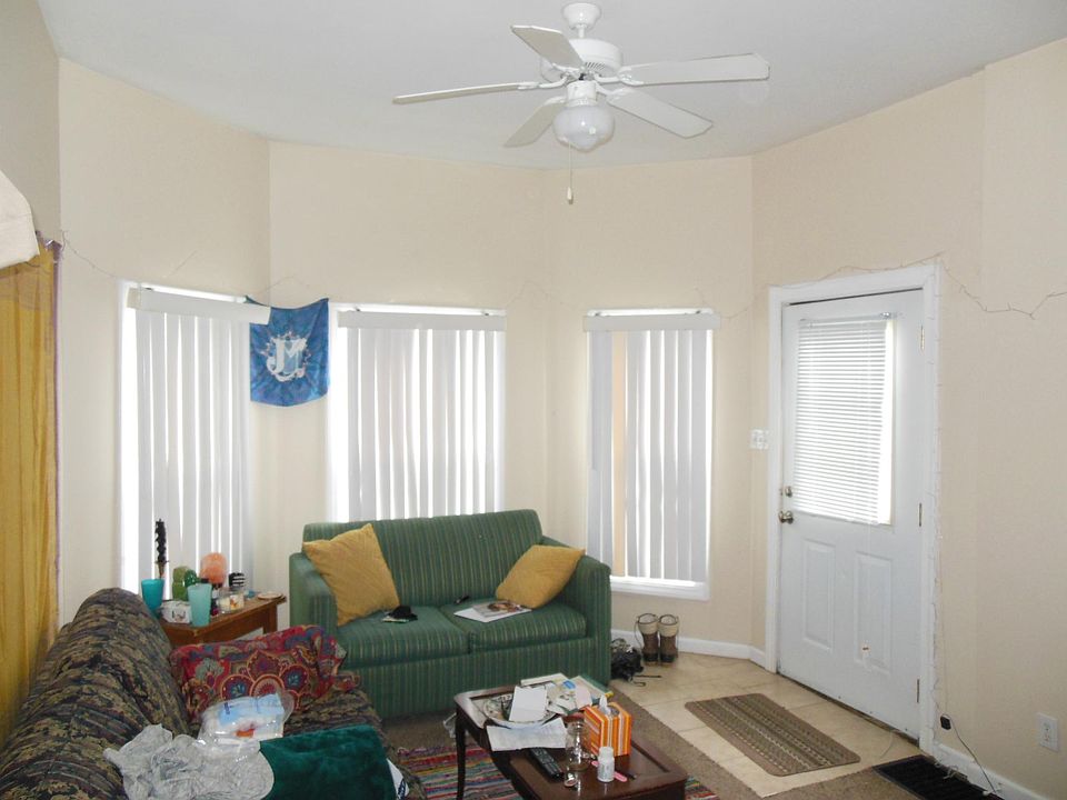1st image of 705 S Poplar St #1