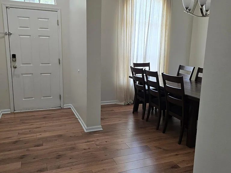 1652 Redstone Ct — Photo 8