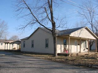 96 Bank St, Austin, IN 47102