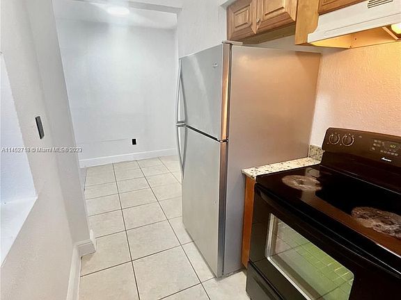 3rd image of 1530 NE 136th St #7
