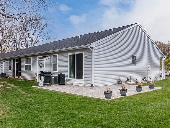 3rd image of 7061 Glendora Ln