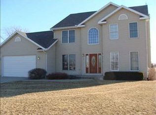 7 Millard Ct, Minier, IL