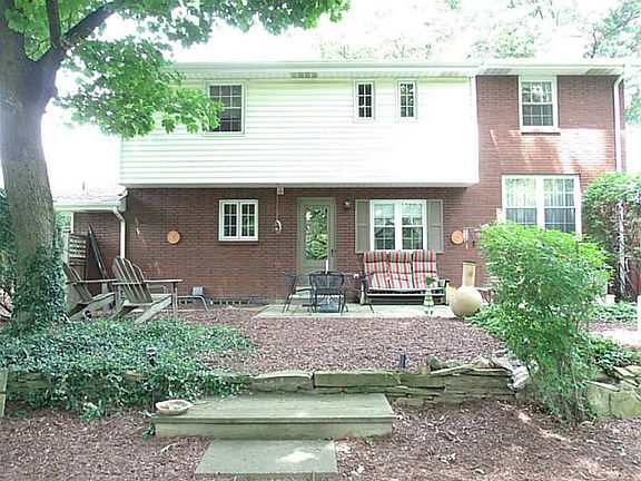 2nd image of 4501 Dell Ct