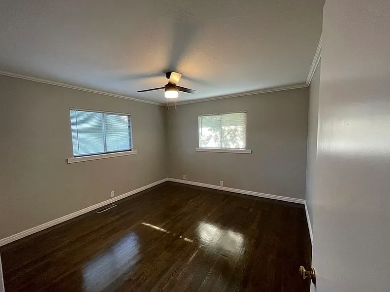 2030 Crockett St — Photo 7