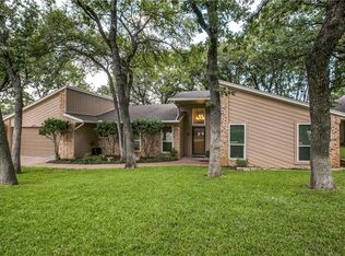 5301 Hidden Oaks Ct, Arlington, TX 76017