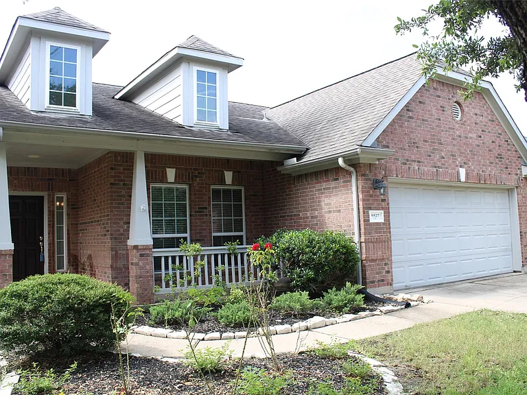 9527 Brackenton Crest Dr — Photo 3