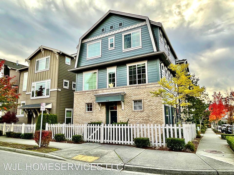 1st image of 813 4th Ave NE