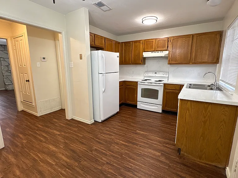 1607 N Nolan River Rd #A — Photo 9