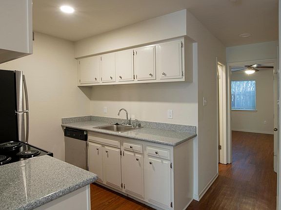 Beautiful apartment with new luxury plank flooring, granite counter-tops and brand new stainless steel appliances!