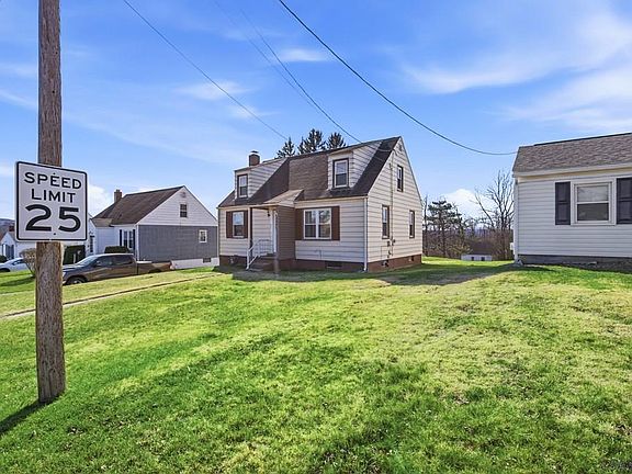3rd image of 835 Freedom Ave