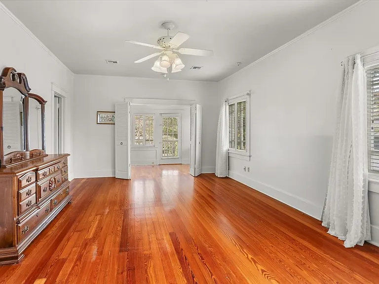 5829 Clara St #5829 — Photo 17