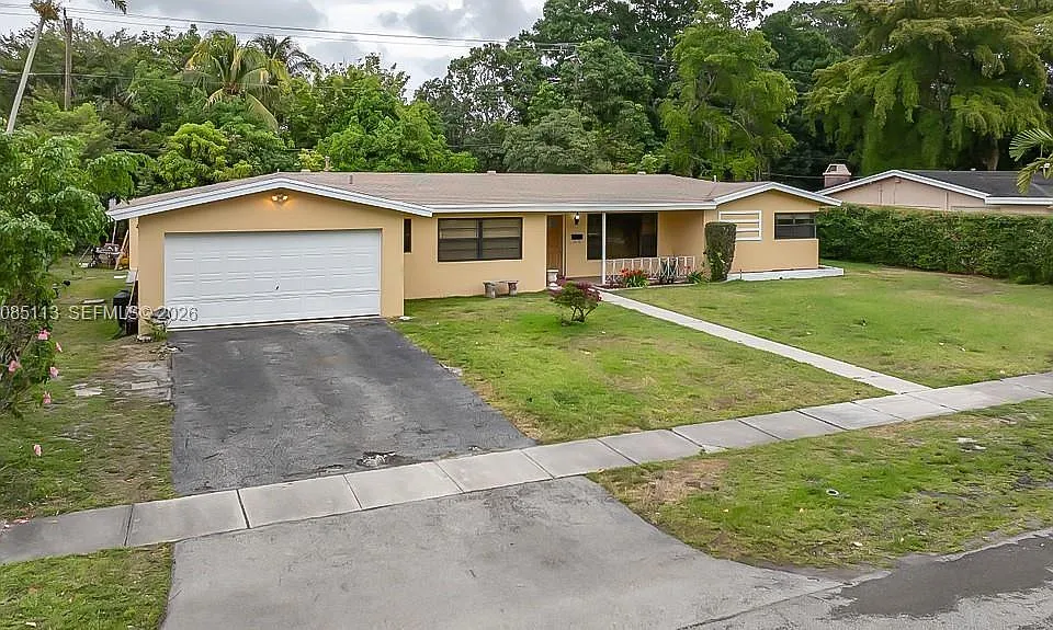 890 NW 65th Ave