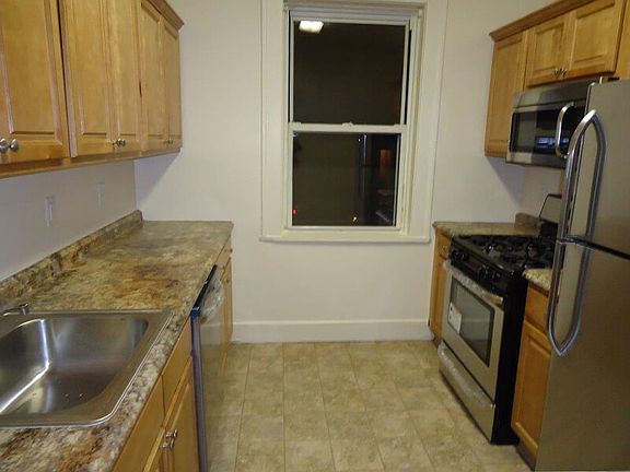 2nd image of 110 E Columbia Ave #18195221