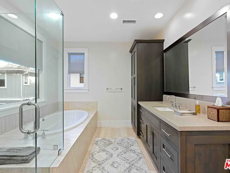 111 Lake Sherwood Dr — Photo 25
