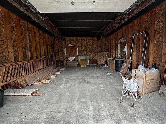 4th image of 22440 Sonny St