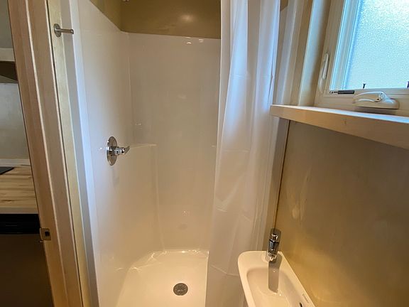 3rd image of 1496 Hearthstone Dr #A