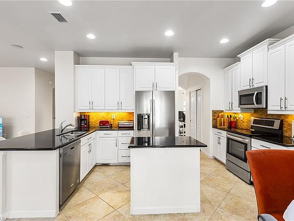 4th image of 8748 Banyan Bay BLVD
