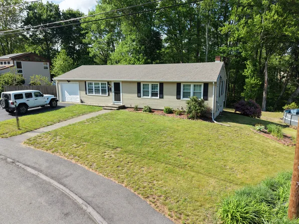 3 Magna Vista Dr, Auburn, MA 01501
