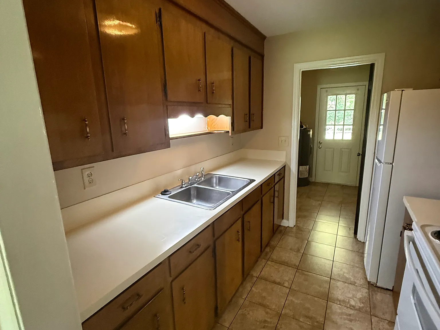 2 bed, 900 sqft, $1,500 — Photo 3