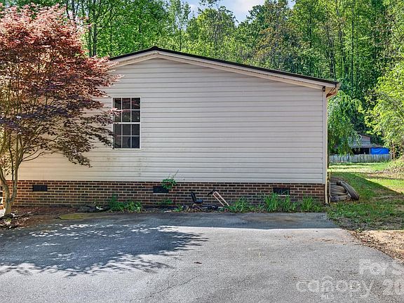 4th image of 2324 Alfred Hartley Rd