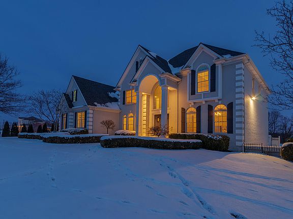 2nd image of 202 Woodhaven Dr