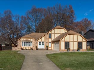 26926 Heatherwood Cir, Olmsted Township, OH 44138