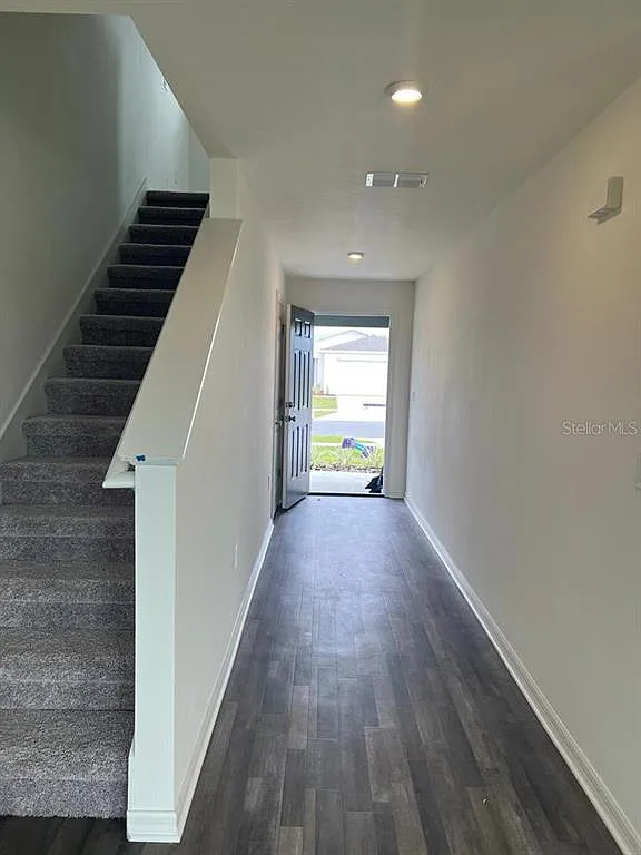 3 bed, 2.5 bath, 1614 sqft, $1,950 — Photo 2