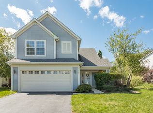 1672 Kennsington Ln, Crystal Lake, IL 60014