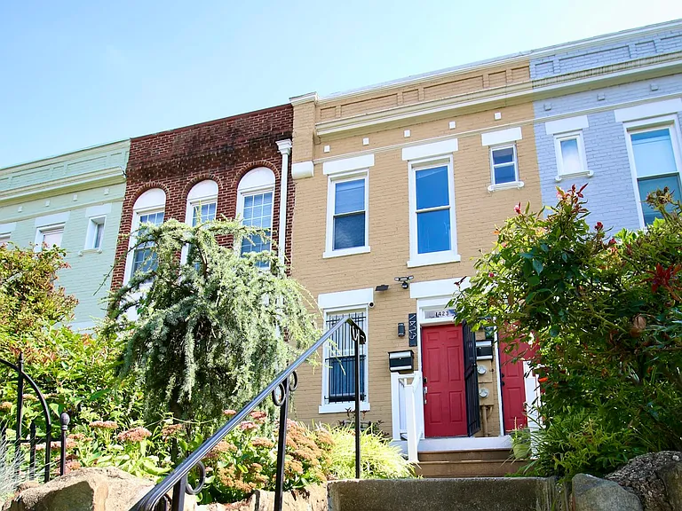 1423 E St NE #1 — Photo 21