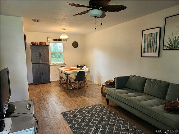 3rd image of 656 NE 11th St