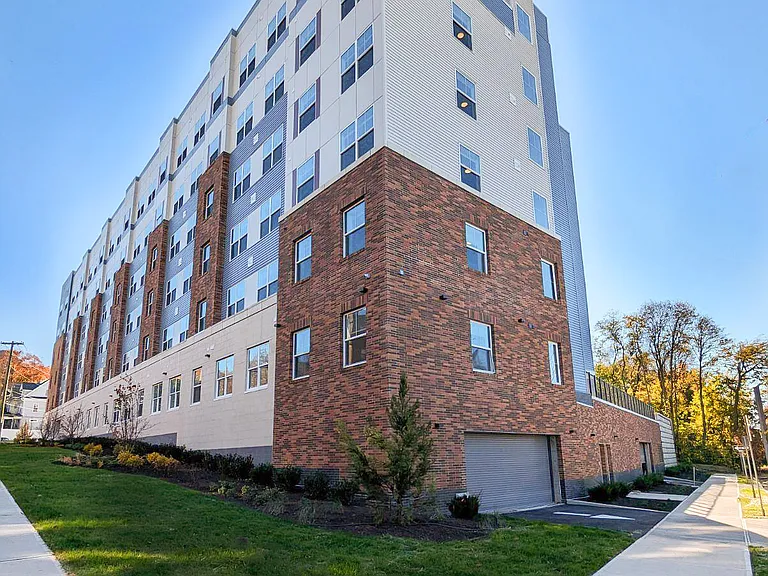 Point and Ravine Apartments — Photo 28