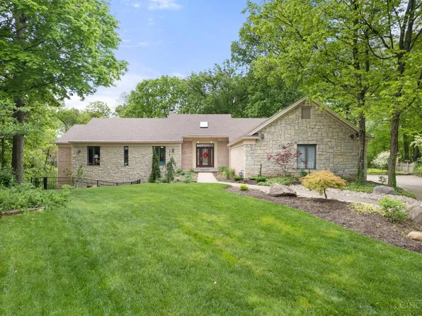 9774 Berry Hill Dr, West Chester, OH 45241