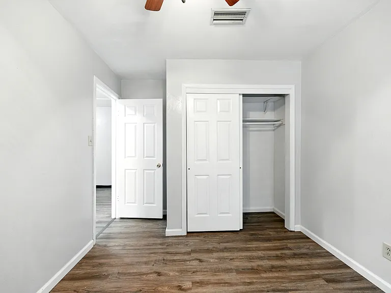 302 Seeman Ct — Photo 20