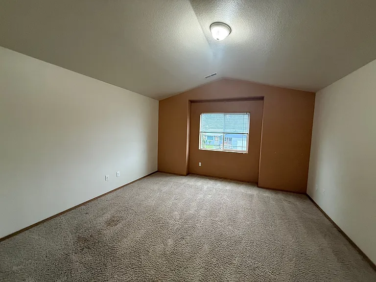 11739 SE Yamhill St — Photo 15