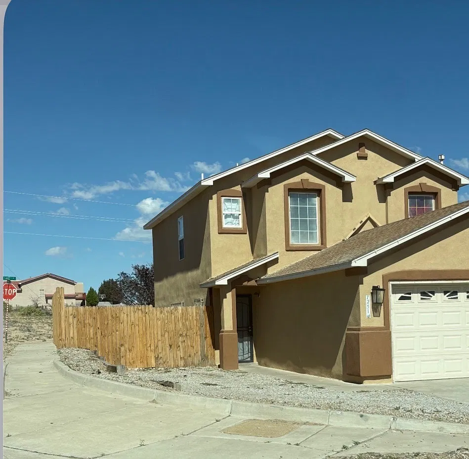 3 bed, 2.5 bath, 1753 sqft, $2,200 — Photo 1