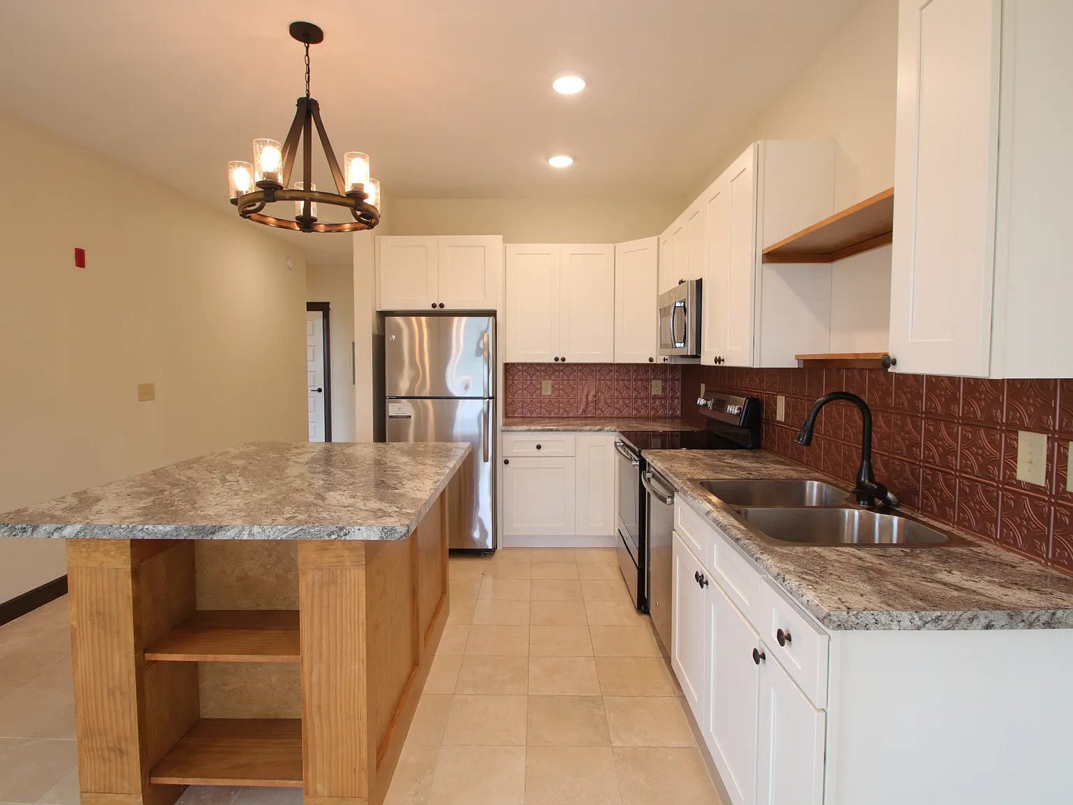 2 bed, 1014 sqft, $1,895 — Photo 3