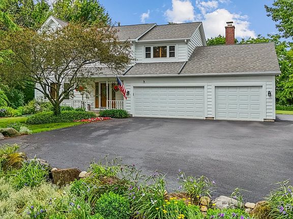 4th image of 9901 Fox Bluff Ln