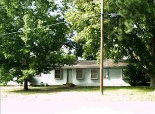 405 3rd St, Chandler, TX 75758